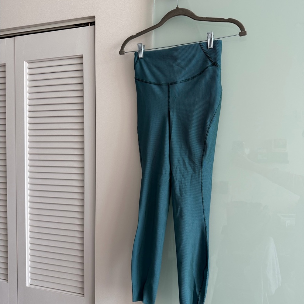 Lululemon Base Pace High-Rise Tight 25" *Two-Tone Ribbed